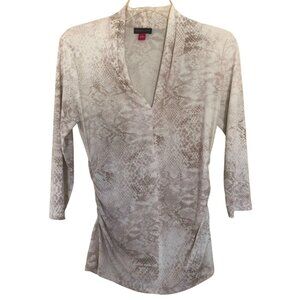 VINCE CAMUTO Demure snakeskin V neck 3 quarter Sleeve Blouse size small MSRP $95